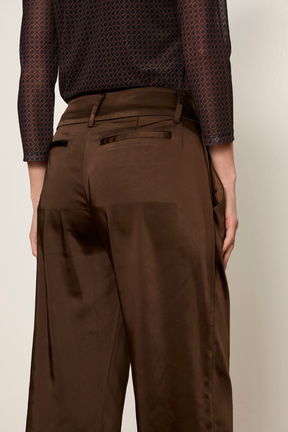 SPOTLIGHT SATIN TROUSER