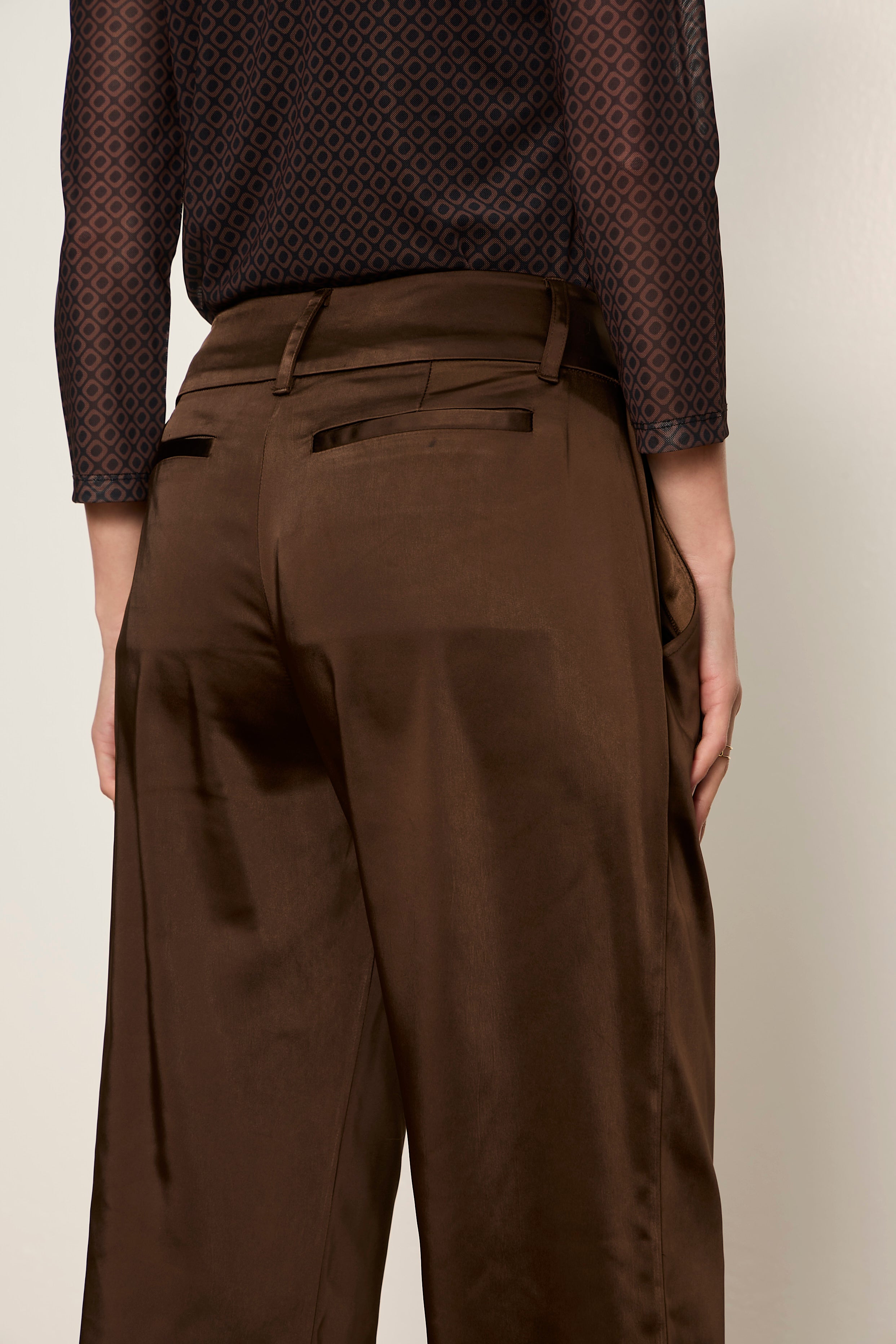 SPOTLIGHT SATIN TROUSER
